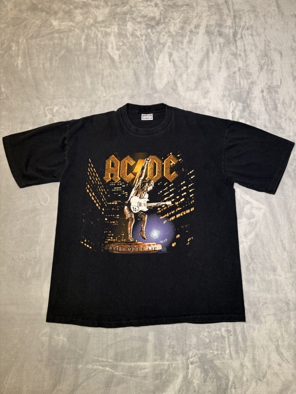Vintage AC/DC Band Tour T-shirt Men’s Size XL Stiff Upper Lip 2000 Rock Metal